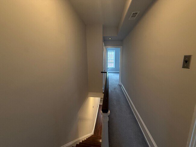 Building Photo - Charming South Philadelphia Rowhome