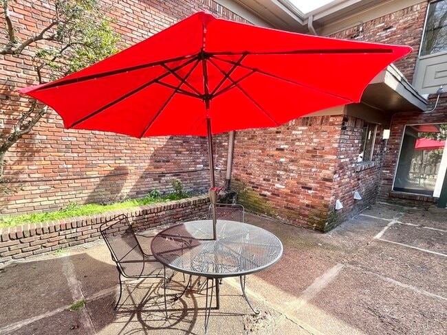 Building Photo - 129 Stonewall St