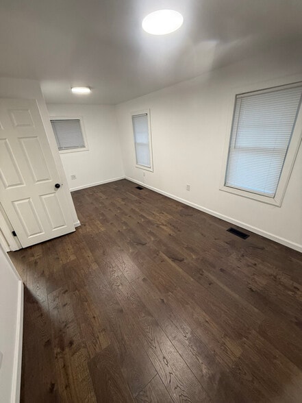 Building Photo - 507 1/2 Park Ave