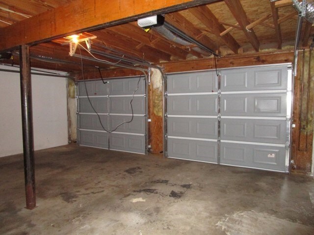 Building Photo - 1097 Trestle Dr