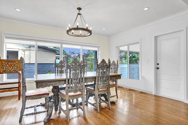 Building Photo - 11425 NE 3rd Ave