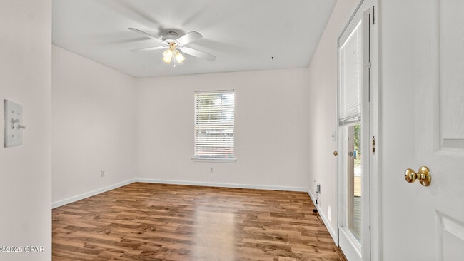 Building Photo - 5625 S Lagoon Dr