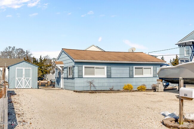 Building Photo - 804 Harbor Rd