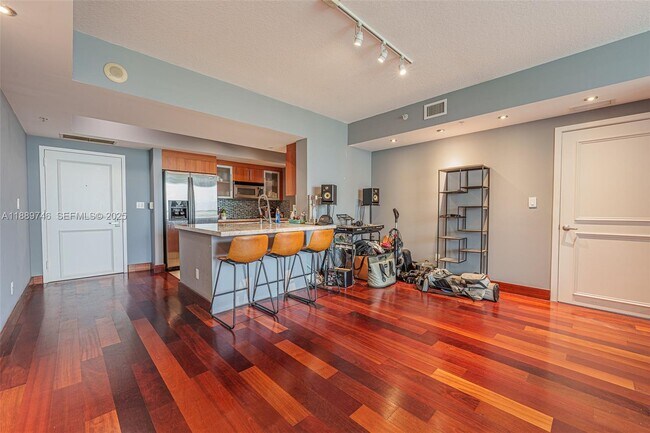 Building Photo - 335 S Biscayne Blvd