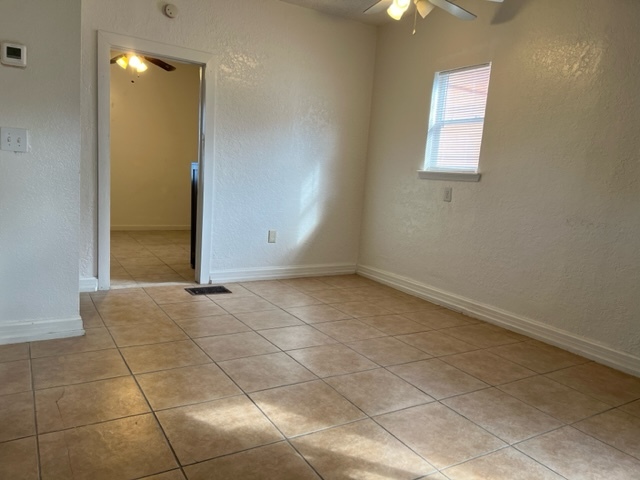 Building Photo - 430 Goodall Ave
