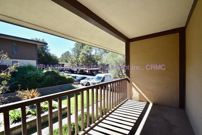 Building Photo - 116 Surrey Ln
