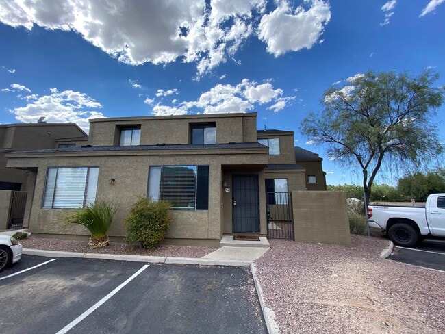 Building Photo - 1251 E Weimer Cir