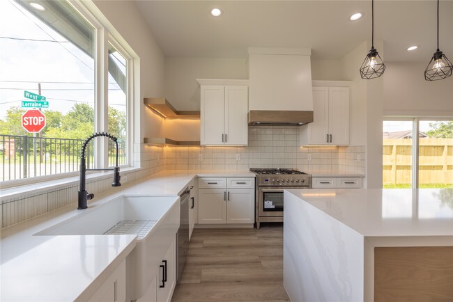 Building Photo - 1816 West St