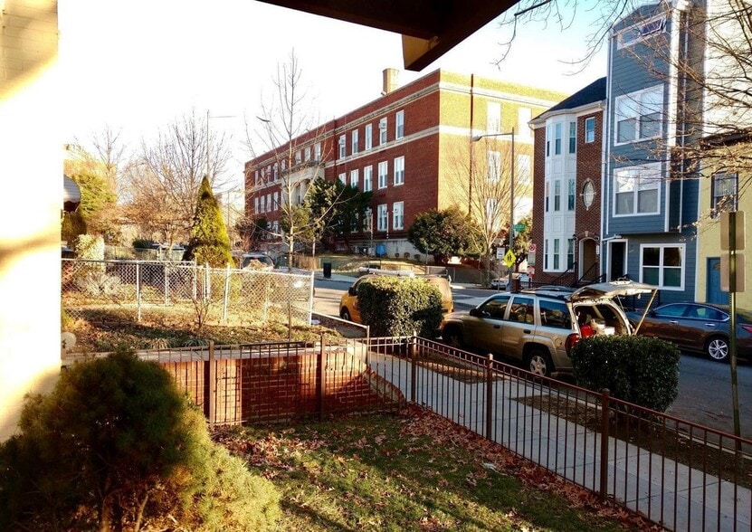 Building Photo - 907 Euclid St NW