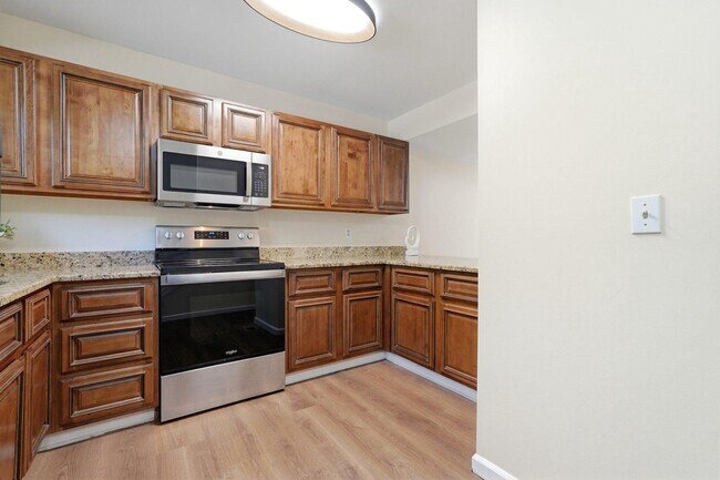Building Photo - 1322 Hazel Nut Ct