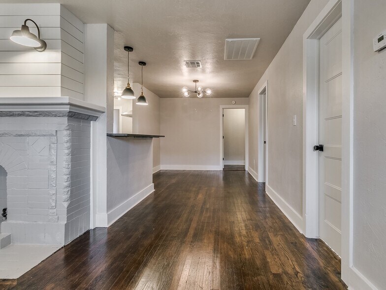 Building Photo - 1121 NW 43rd St