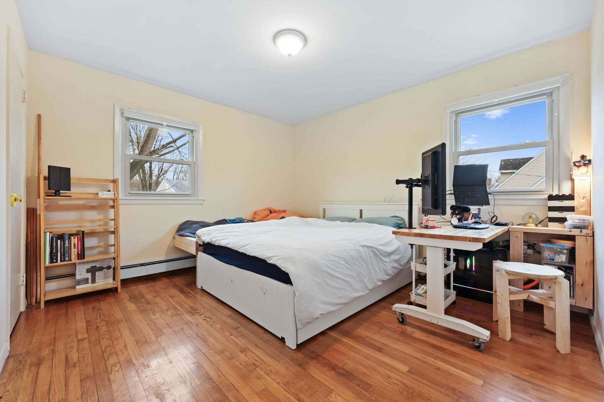 Building Photo - 2881 Meadowcrest Dr