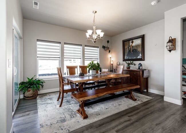 Building Photo - Luxury Ranch-Style Home for Rent | Wolf Ranch | D20 Schools | Pikes Peak Views