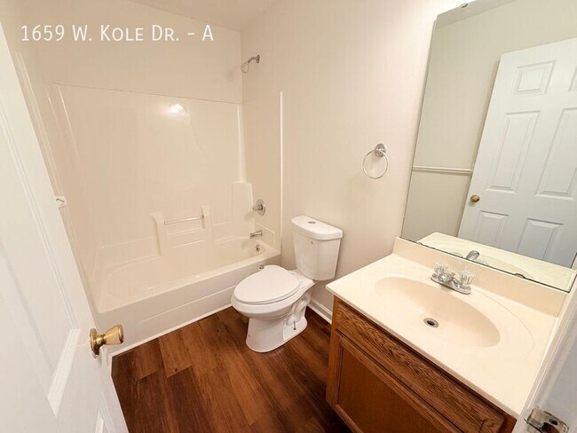 Building Photo - 1659 W Kole Dr