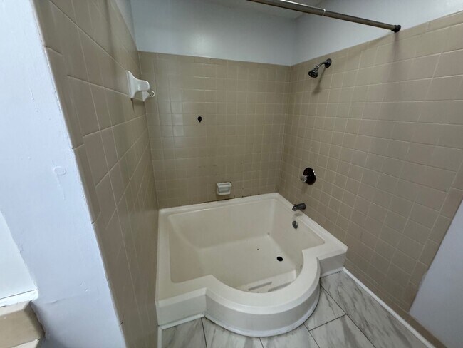 Building Photo - 3609-B-28 Juneau Rd