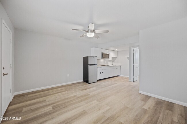 Building Photo - 3025 N 32nd St