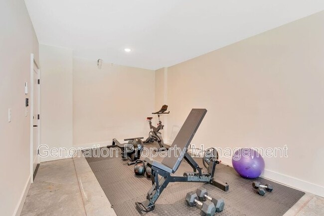 Building Photo - 733 N Market St