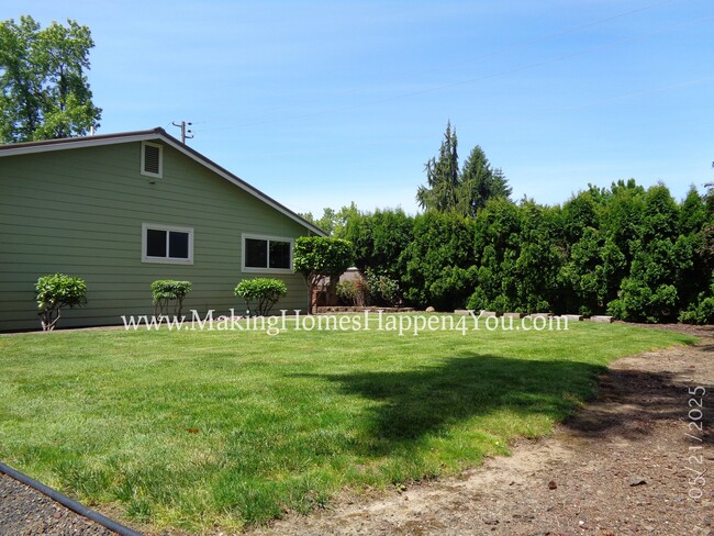 Building Photo - 2844 Randi Ln NE