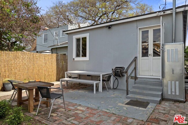 Building Photo - 8666 Cadillac Ave