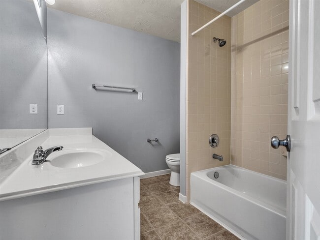 Building Photo - 13035 Jasmine Park Ln