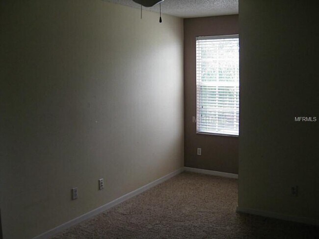 Building Photo - UCF Area 4 bedrooms/2.5 baths with 2 Car Garage on a Cul-De-Sack