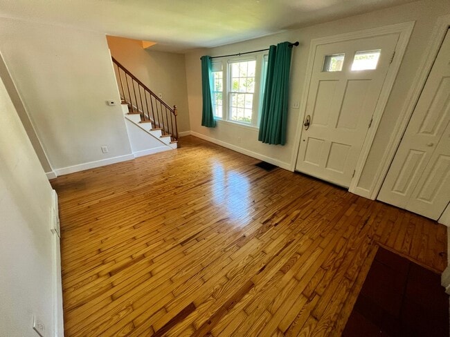 Building Photo - Beautiful Single Family Home in East Sprin...