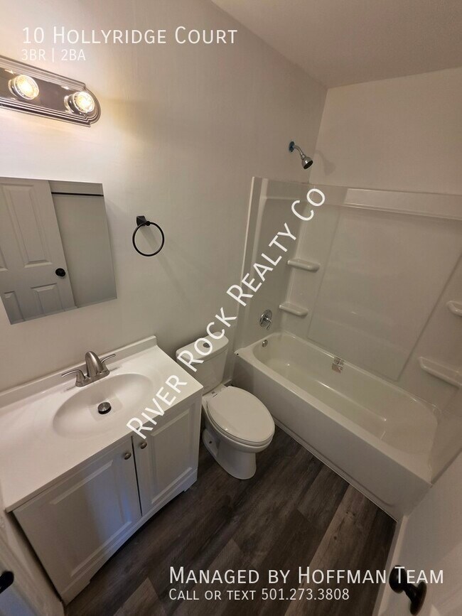 Building Photo - 10 Hollyridge Ct