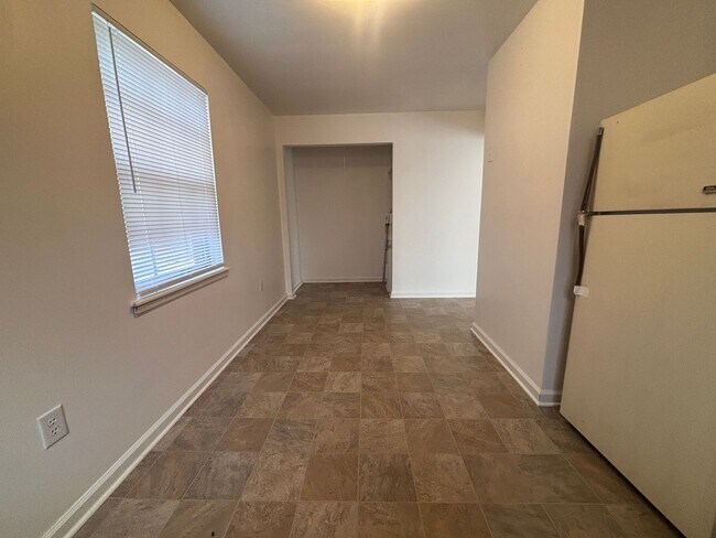 Building Photo - Idlewild Property