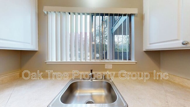 Building Photo - 1674 Cordoba St