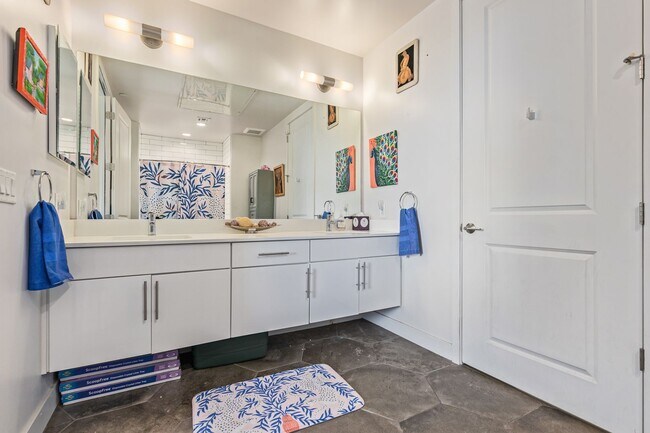 Building Photo - Stunning 2 bedroom with a Den at Edison Midtown!!!  Available June 1st!!!  Like living at a Resor...