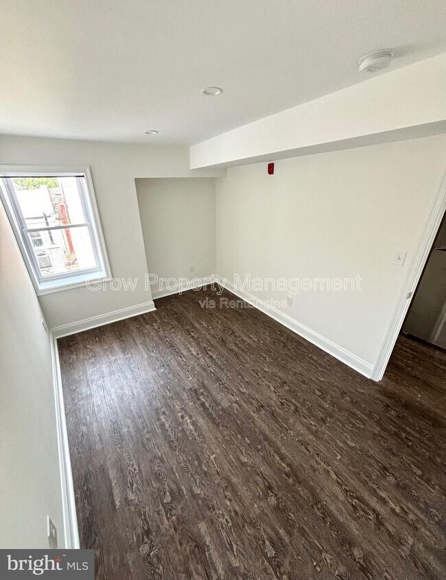 Building Photo - 1220 S 13th St
