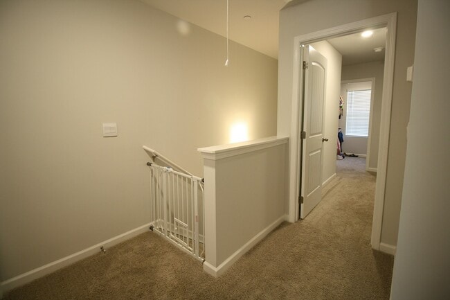 Building Photo - 220 Dale Mires Ln