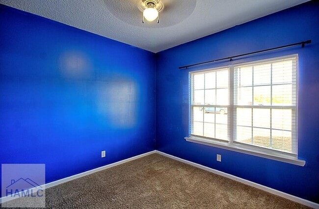 Building Photo - 452 Huntington Dr