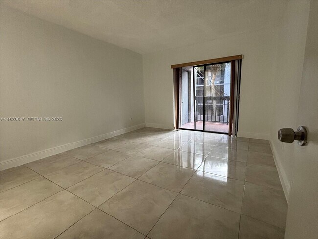 Building Photo - 8810 SW 132nd Pl