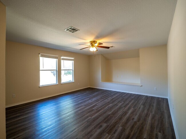 Building Photo - 1710 Lomita Dr