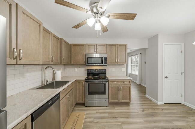 Building Photo - 804 Valerie Ln