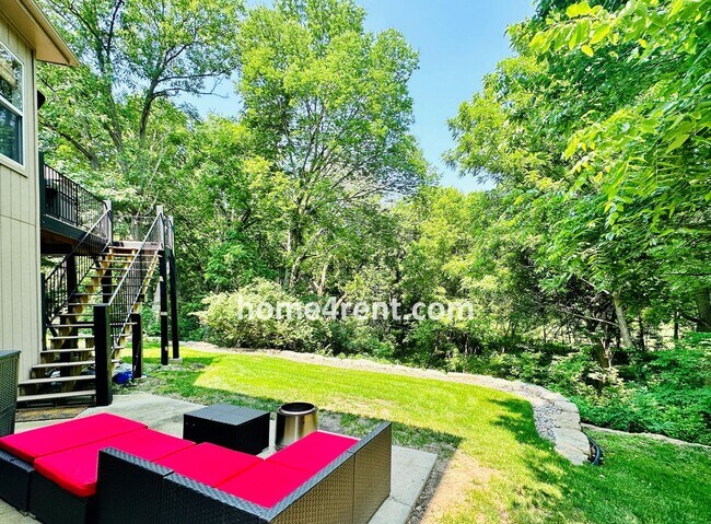 Building Photo - Beautiful Four Bedroom Home in a Quiet Nei...