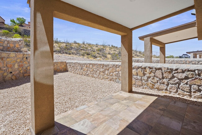 Building Photo - 6315 Escondido Dr