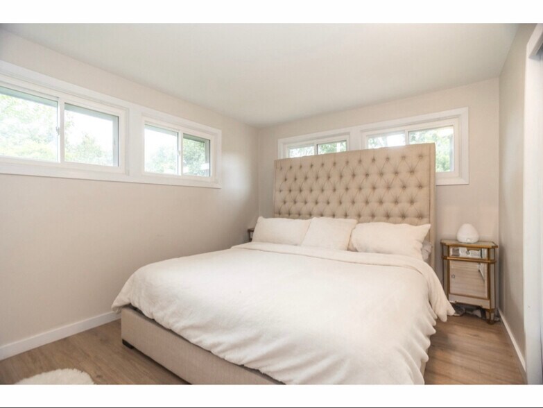 Building Photo - 726 Lawler Ave