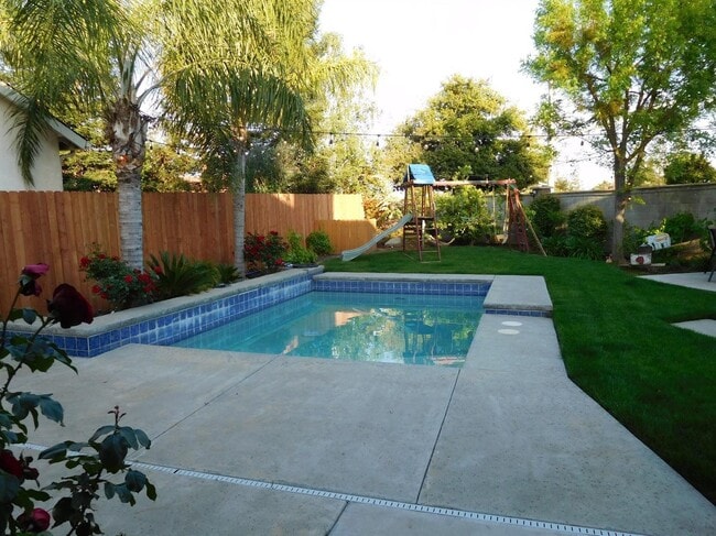 Building Photo - 1877 E Turnberry Ave