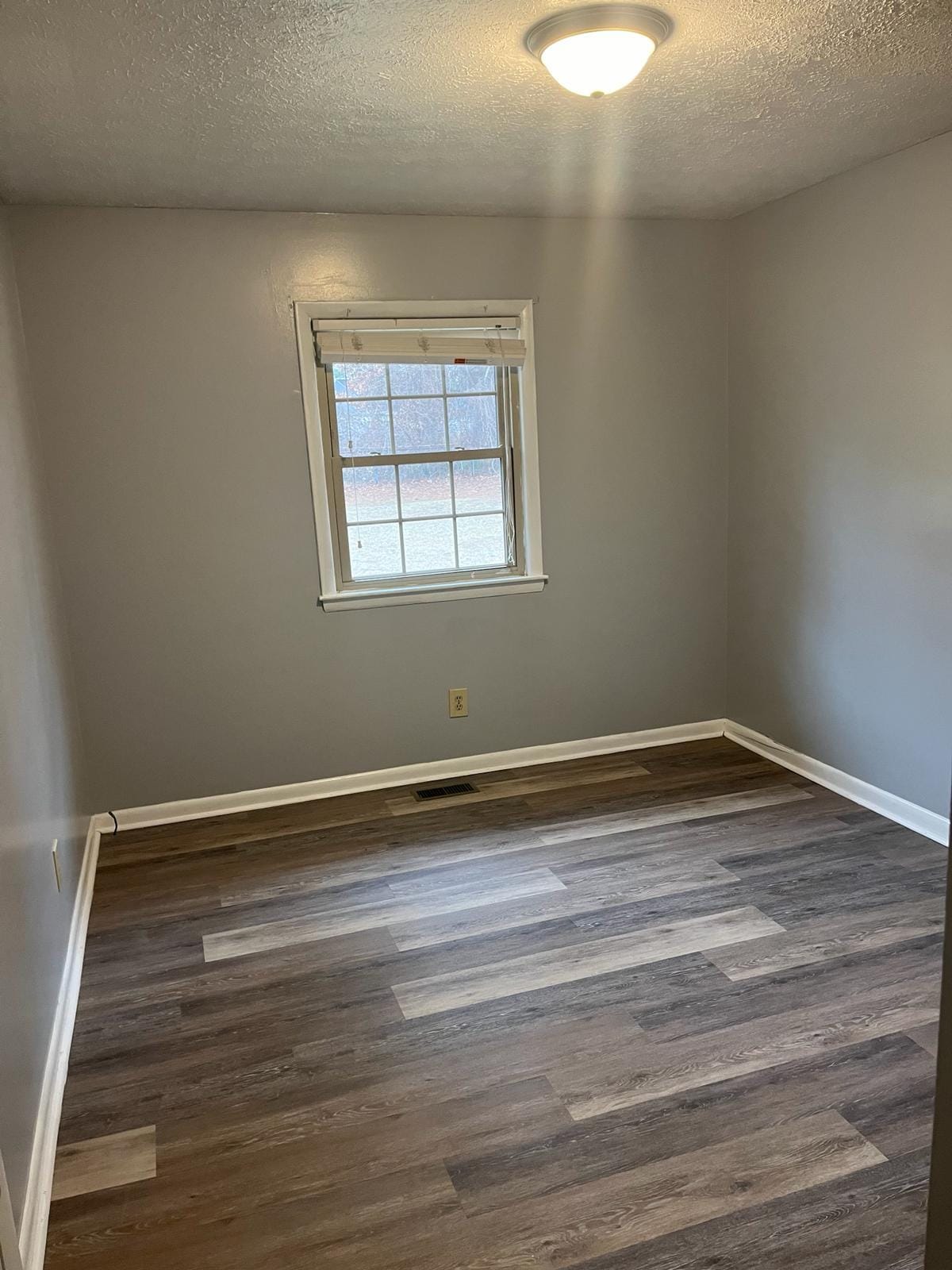 Building Photo - 1722 Shiloh Dr