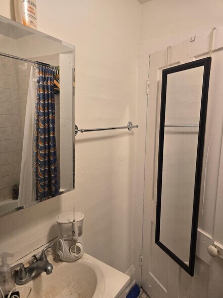 Building Photo - 110 Robinson St