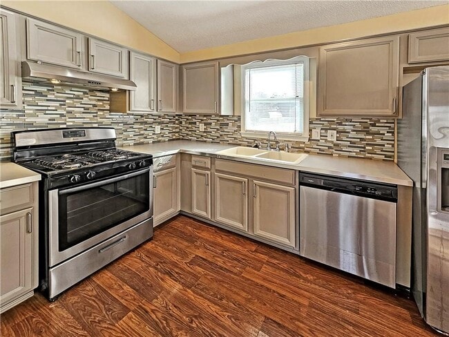 Building Photo - 100 Ginnity Dr