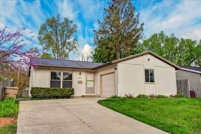 Building Photo - 1806 Golden Oak Ln