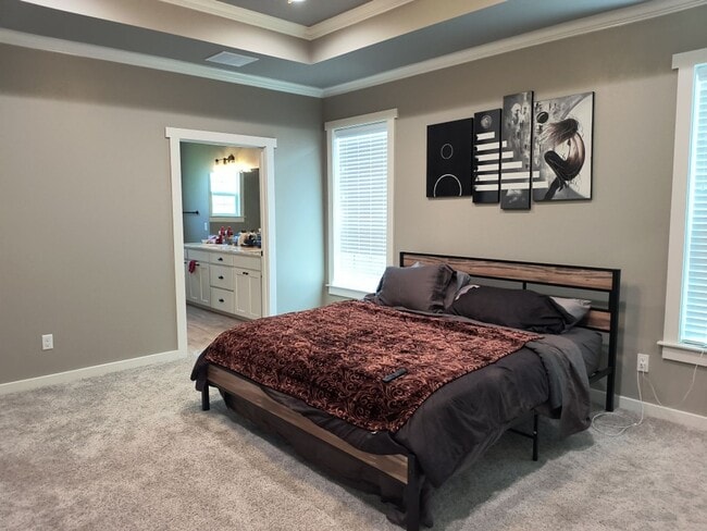 Building Photo - Stunning and Spacious 3bed/2bath Home – Yo...