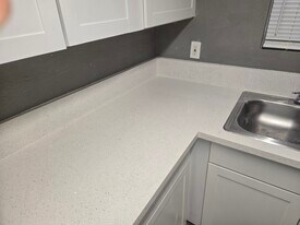 Building Photo - 2124 Exeter Dr