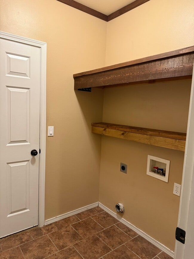 Building Photo - MOVE-IN TODAY, SW Old Mill Area 3 Bdrm, 2 ...