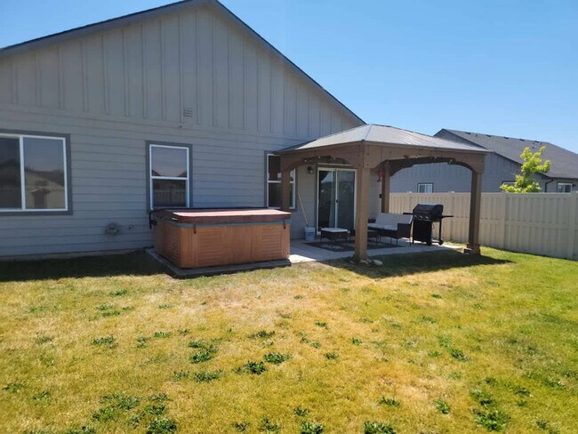 Building Photo - 3905 Winged Dove St