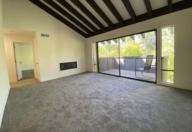 Building Photo - Charming 1bd/1ba Condo in Woodside HOA
