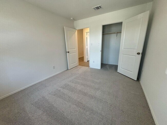 Building Photo - 275 Keefer